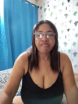 Snapshot of Avannay chatting on 10/18/25, 12:57 Avannay online show from 10/18/25, 12:57