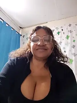 Snapshot of Avannay chatting on 04/12/26, 12:04 Avannay online show from 04/12/26, 12:04