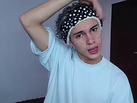 john vichenso online show from 10/28/25, 10:01