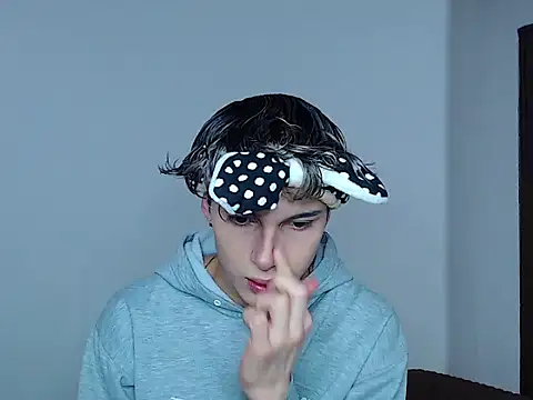 john vichenso online show from 11/24/25, 09:36