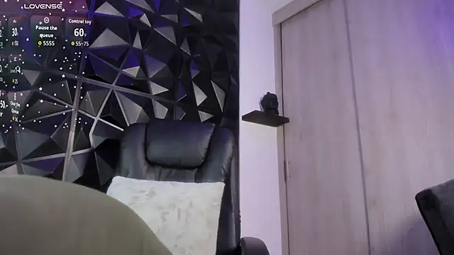 OstinDaniels online show from 10/24/25, 05:59