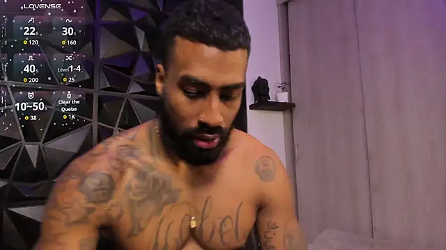 Snapshot of OstinDaniels chatting on 05/19/26, 11:33 OstinDaniels online show from 05/19/26, 11:33