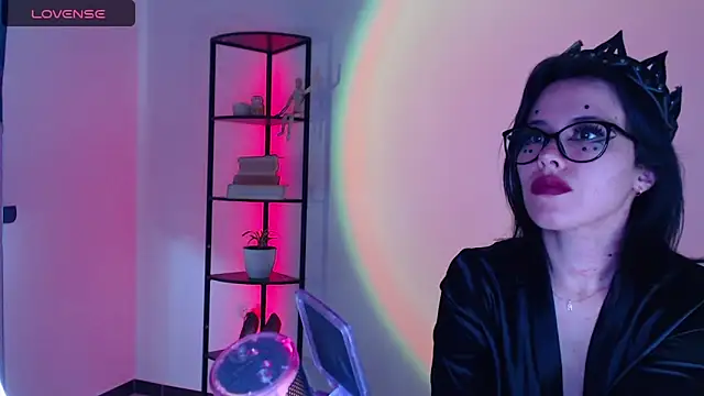 Snapshot of girldom chatting on 09/09/25, 03:22 girldom online show from 09/09/25, 03:22