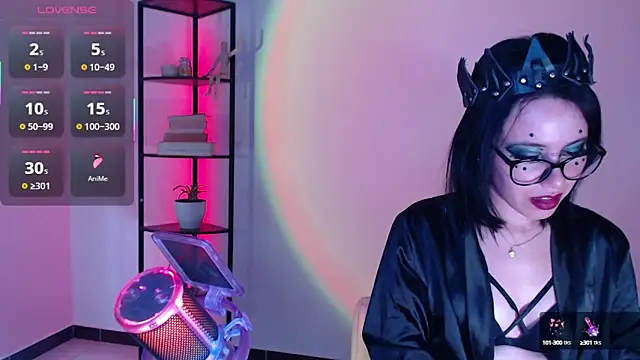 Snapshot of girldom chatting on 09/11/25, 03:34 girldom online show from 09/11/25, 03:34