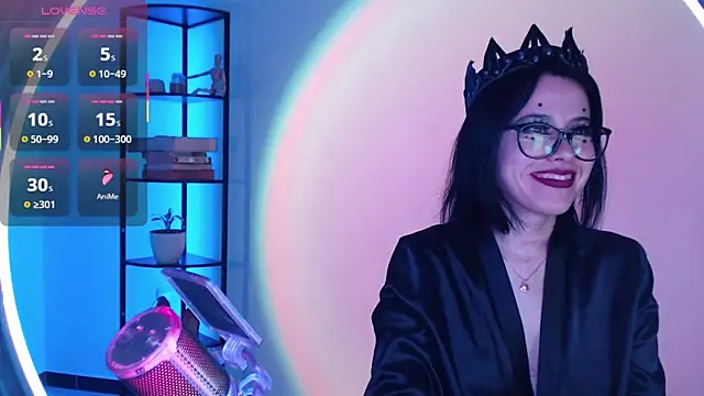 Snapshot of girldom chatting on 10/02/25, 04:08 girldom online show from 10/02/25, 04:08