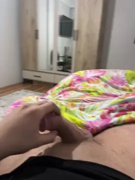 Erenn9972 online show from 12/20/25, 10:06