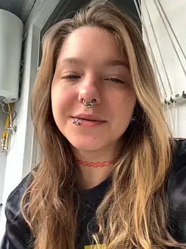 Snapshot of VesnaCrystal chatting on 09/28/25, 02:11 VesnaCrystal online show from 09/28/25, 02:11