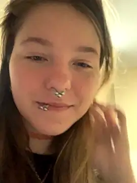 Snapshot of VesnaCrystal chatting on 10/15/25, 09:42 VesnaCrystal online show from 10/15/25, 09:42