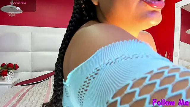 Snapshot of Michelle_Lewis_ chatting on 09/29/25, 01:05 Michelle Lewis online show from 09/29/25, 01:05