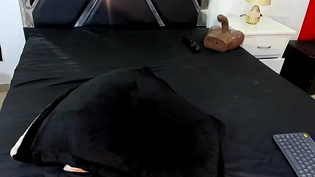 Snapshot of Michelle_Lewis_ chatting on 10/23/25, 12:15 Michelle Lewis online show from 10/23/25, 12:15