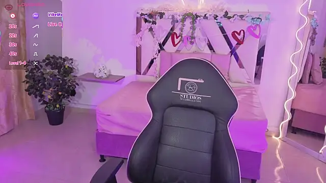 ZURY TAY online show from 11/08/25, 11:54