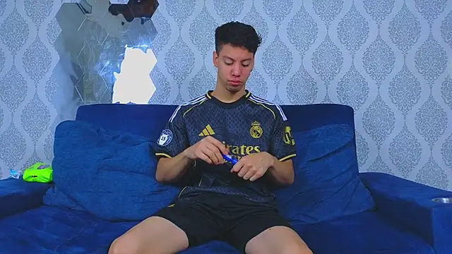 Twink sensationx online show from 10/06/25, 01:19