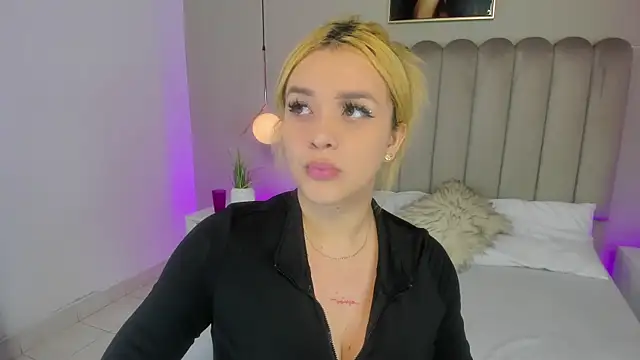 Snapshot of Dani_rosse_ chatting on 04/23/26, 12:51 Dani rosse online show from 04/23/26, 12:51