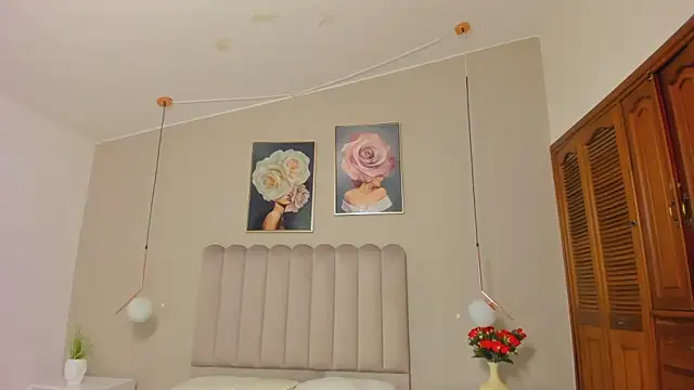Snapshot of Dani_rosse_ chatting on 05/23/26, 01:26 Dani rosse online show from 05/23/26, 01:26