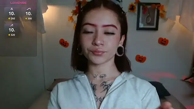 Snapshot of Evanss_lx chatting on 10/17/25, 12:52 Evanss lx online show from 10/17/25, 12:52