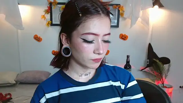 Snapshot of Evanss_lx chatting on 10/18/25, 12:50 Evanss lx online show from 10/18/25, 12:50