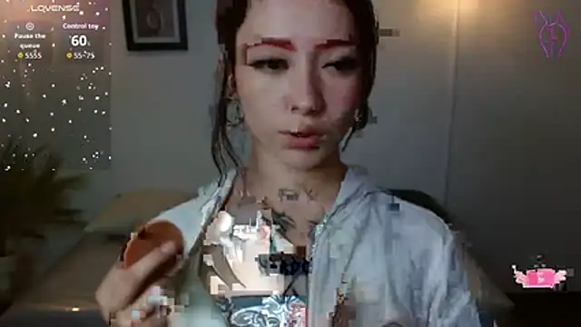 Snapshot of Evanss_lx chatting on 11/15/25, 12:56 Evanss lx online show from 11/15/25, 12:56