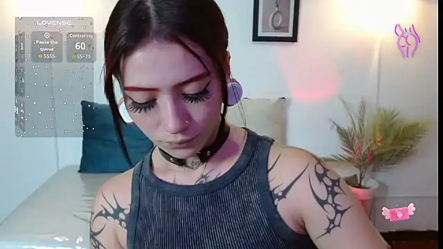 Snapshot of Evanss_lx chatting on 11/24/25, 07:13 Evanss lx online show from 11/24/25, 07:13