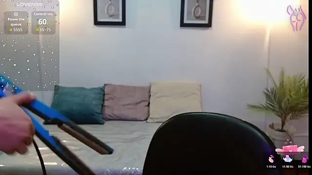 Snapshot of Evanss_lx chatting on 11/26/25, 06:53 Evanss lx online show from 11/26/25, 06:53