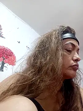 Snapshot of Lady_16 chatting on 12/20/25, 07:26 Lady 16 online show from 12/20/25, 07:26