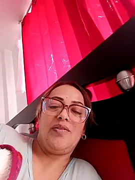 Snapshot of Lady_16 chatting on 02/01/26, 05:00 Lady 16 online show from 02/01/26, 05:00