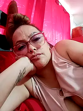 Snapshot of Lady_16 chatting on 02/10/26, 03:27 Lady 16 online show from 02/10/26, 03:27