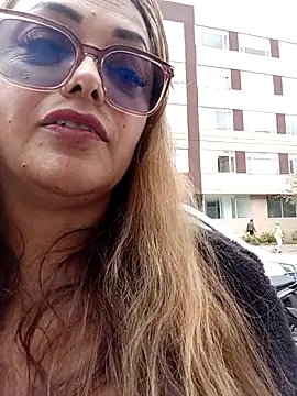 Snapshot of Lady_16 chatting on 02/14/26, 06:37 Lady 16 online show from 02/14/26, 06:37