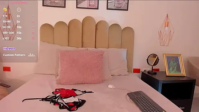 raven black  online show from 10/23/25, 01:32