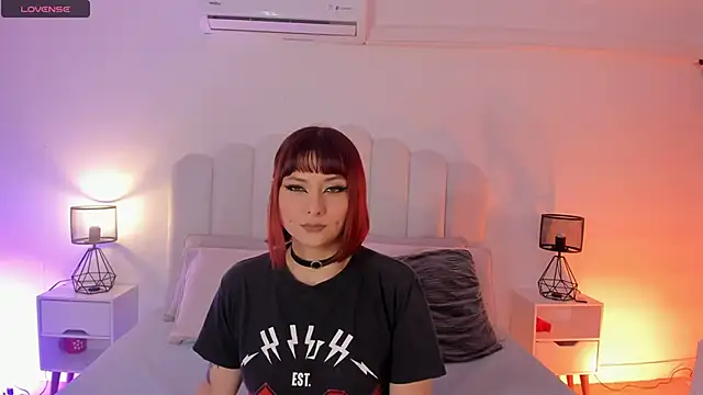 raven black  online show from 11/28/25, 01:14