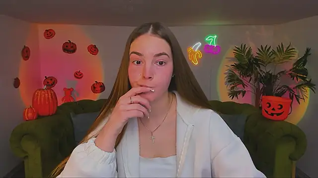 Snapshot of rad_rebel_ chatting on 10/29/25, 01:13 rad rebel online show from 10/29/25, 01:13