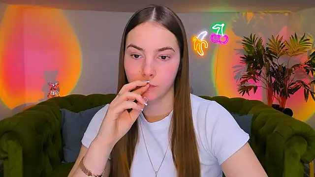 Snapshot of rad_rebel_ chatting on 12/14/25, 09:14 rad rebel online show from 12/14/25, 09:14