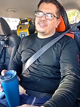 lucho8690 online show from 10/13/25, 09:15