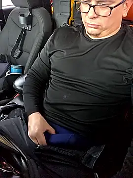 lucho8690 online show from 10/28/25, 09:17