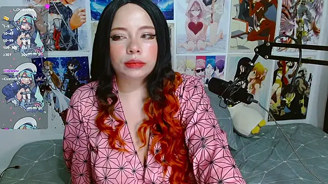 Snapshot of Lil-La chatting on 10/08/25, 11:19 Lil-La online show from 10/08/25, 11:19