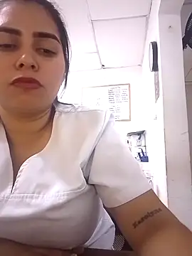 yesi-nursehot online show from 09/13/25, 02:44