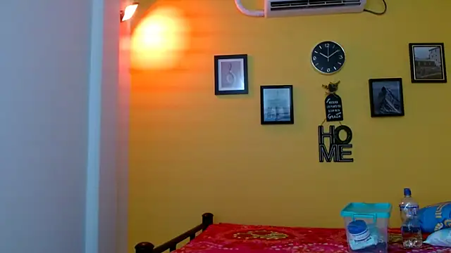 Snapshot of bellotabigtits18 chatting on 09/26/25, 09:52 bellotabigtits18 online show from 09/26/25, 09:52