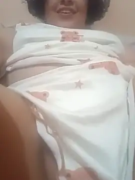 Snapshot of Silkenfeet21 chatting on 12/05/25, 07:28 Silkenfeet21 online show from 12/05/25, 07:28