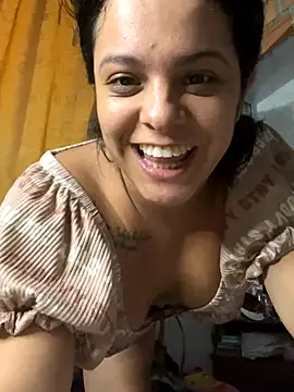 Snapshot of Moon-Lice chatting on 10/05/25, 12:09 Moon-Lice online show from 10/05/25, 12:09