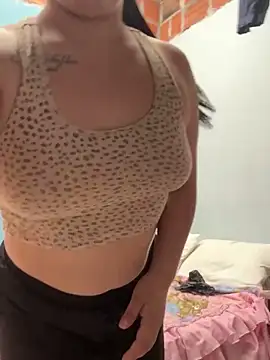 Snapshot of Moon-Lice chatting on 01/05/26, 08:12 Moon-Lice online show from 01/05/26, 08:12