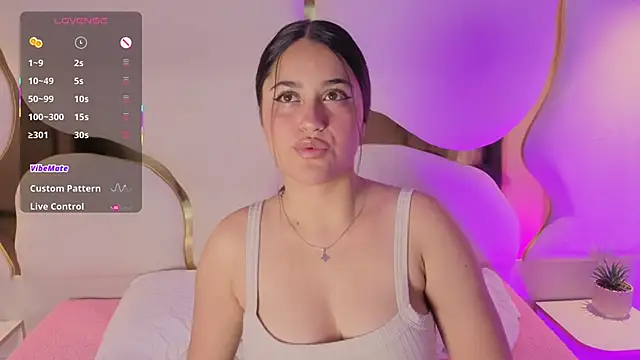 gabyjoness  online show from 11/25/25, 04:45