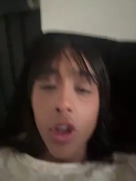 Snapshot of Aleja_ruizz chatting on 11/05/25, 09:59 Aleja ruizz online show from 11/05/25, 09:59