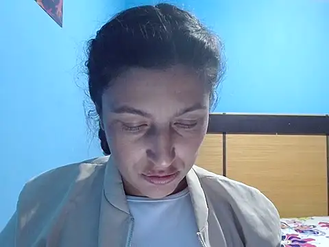 Snapshot of SarahFriendly chatting on 04/24/26, 02:36 SarahFriendly online show from 04/24/26, 02:36