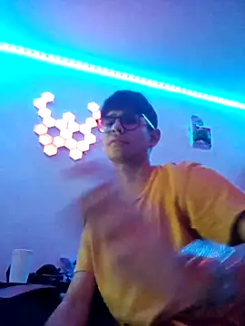 Snapshot of ElverCol chatting on 03/16/26, 04:18 ElverCol online show from 03/16/26, 04:18