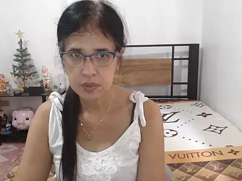 Snapshot of Prettysweetmum chatting on 06/11/26, 06:22 Prettysweetmum online show from 06/11/26, 06:22