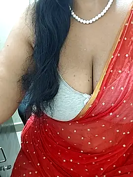 Snapshot of tami_lavanya chatting on 10/18/25, 04:26 tami lavanya online show from 10/18/25, 04:26