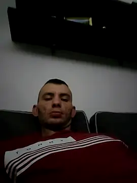 Snapshot of Mlody2787 chatting on 11/08/25, 10:08 Mlody2787 online show from 11/08/25, 10:08