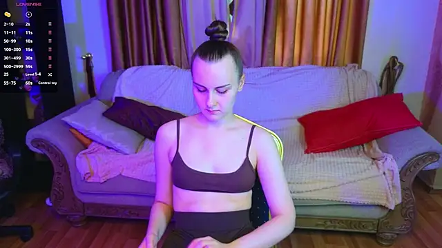 Snapshot of Kelly_Cartier chatting on 10/03/25, 11:29 Kelly Cartier online show from 10/03/25, 11:29