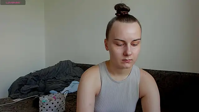 Kelly Cartier online show from 07/11/26, 11:13