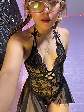 ZeziGamingg online show from 02/18/26, 03:13