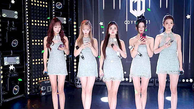 Snapshot of cdyyds001 chatting on 10/12/25, 07:57 cdyyds001 online show from 10/12/25, 07:57